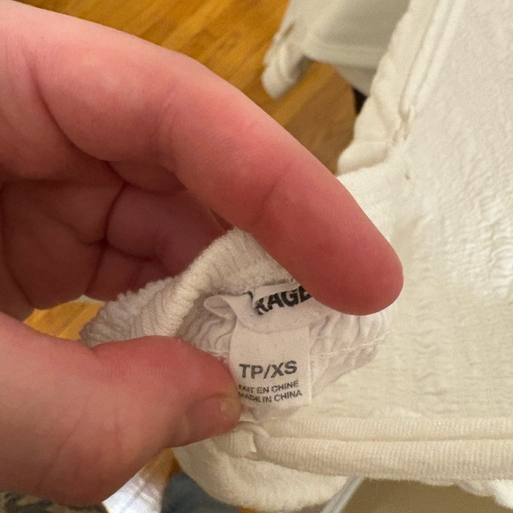 Chic White Rushed Sleeveless Top - Picture 3 of 3